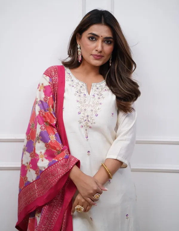 White_Chenderi_Silk_Premium_&_Elegant_Embroidered_Kurta_,_Pant_&_Dupatta_For_Women
