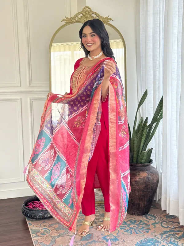 Pink_Cotton_Premium_&_Elegant_Embroidered_Kurta_,_Pant_&_Dupatta_For_Women