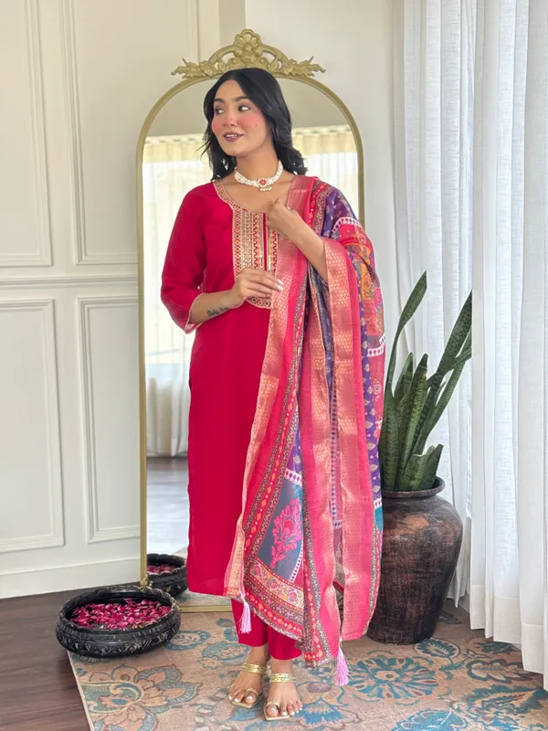 Pink_Cotton_Premium_&_Elegant_Embroidered_Kurta_,_Pant_&_Dupatta_For_Women