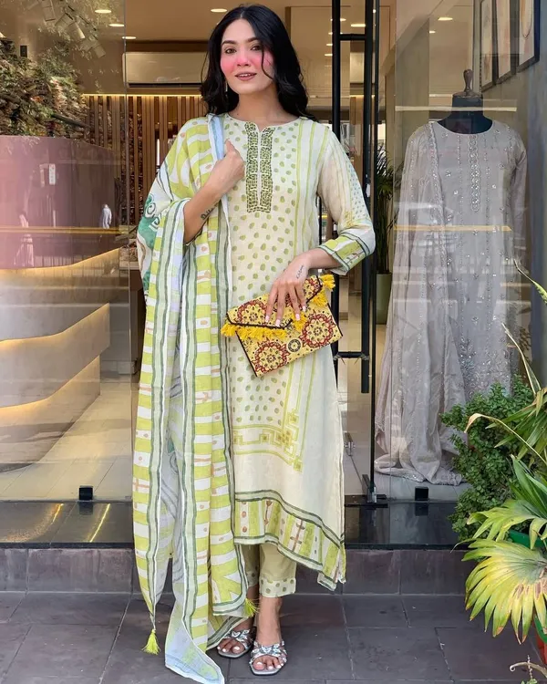 Off_White_Chenderi_Silk_Premium_&_Elegant_Embroidered_Kurta_,_Pant_&_Dupatta_For_Women