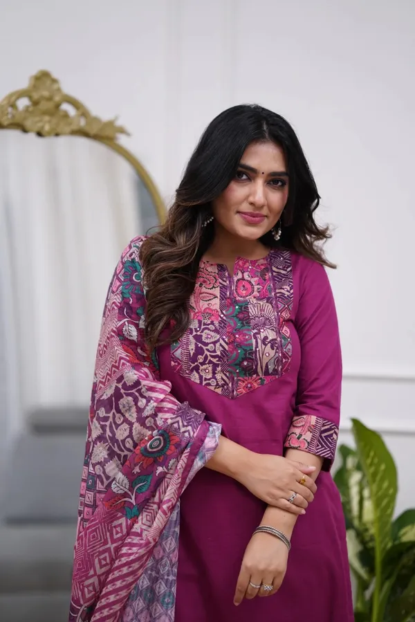 Lavender_Cotton_Premium_&_Elegant_Embroidered_Kurta_,_Pant_&_Dupatta_For_Women