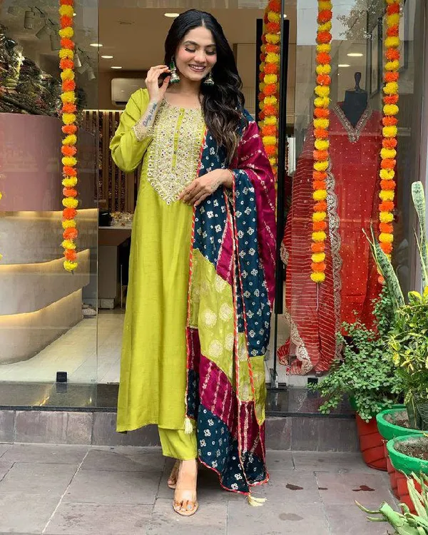 Yellow_Chenderi_Silk_Premium_&_Elegant_Embroidered_Kurta_,_Pant_&_Dupatta_For_Women
