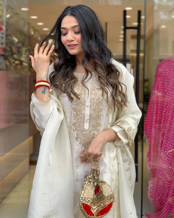 White_Cotton_Premium_&_Elegant_Embroidered_Kurta_,_Pant_&_Dupatta_For_Women
