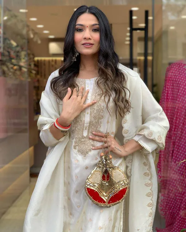 White_Cotton_Premium_&_Elegant_Embroidered_Kurta_,_Pant_&_Dupatta_For_Women