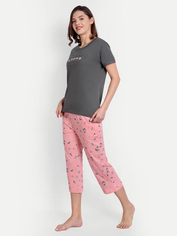 Grey_Newyork_Cotton_Capri_Set_For_Women