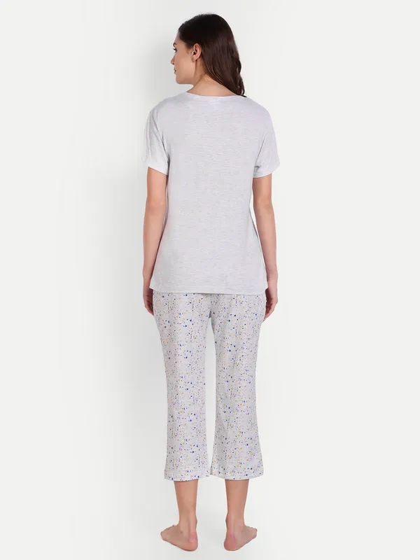 Grey_Confetti_Ekru_Cotton_Capri_Set_For_Women