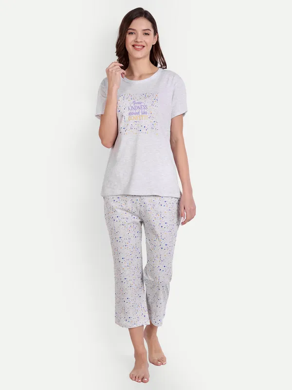 Grey_Confetti_Ekru_Cotton_Capri_Set_For_Women