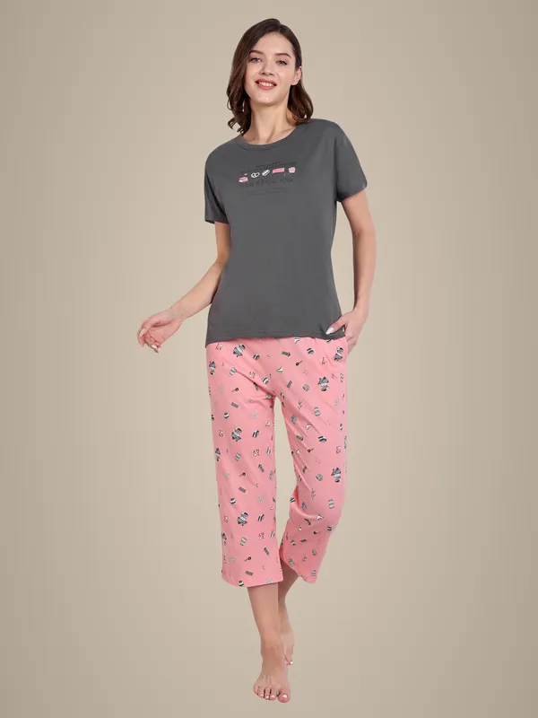 Grey_Newyork_Cotton_Capri_Set_For_Women
