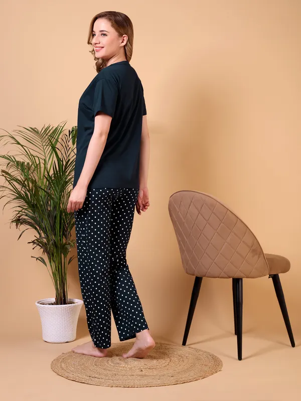 BEDTIME_STORY_PRINTED_PEANUT_TSHIRT_AND_DOTS_PYJAMAS_SET