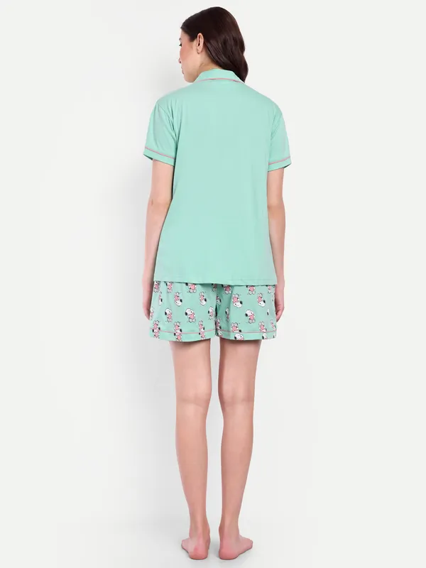 Green_Notch_Collar_Aop_Cotton_Shorts_With_Peanut_Pocket_For_Women
