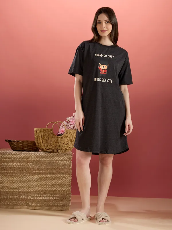 BIG_BEN_NIGHTSHIRT_CHARCOAL