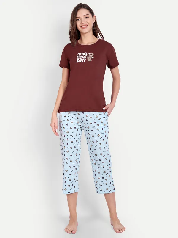 Maroon_Donut_Cotton_Capri_Sets_For_Women