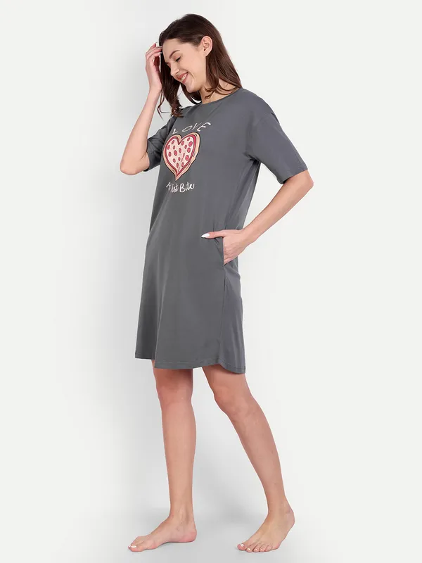 Grey_Pizza_Sleep_Shirt_For_Women