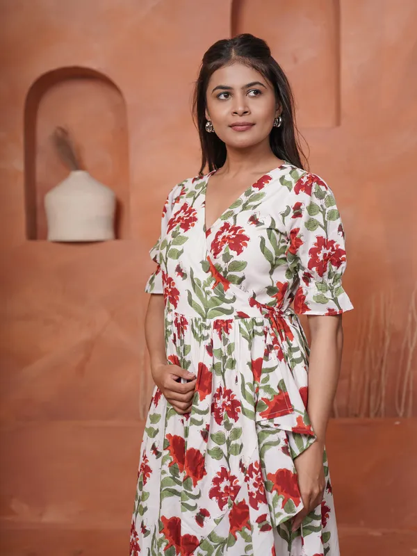 Rietaa_Hand_block_Printed_Floral_Wrap_Dress
