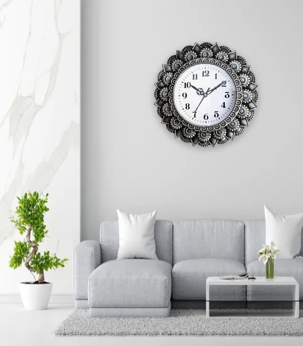 Matt_Silver_Designer_Wall_Clock