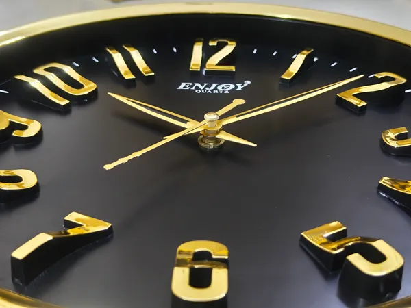 Unique_3D_Embossed_Wall_Clock_(Golden-Black)