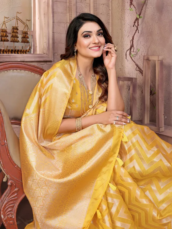 Yellow_Organza_Silk_Golden_Zari_Leheriya_Weaving_Work_Saree_For_Women