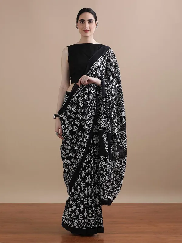 Black_Pure_Mulmul_Cotton_Bagru_Hand_Block_Printed_Work_Saree_For_Women