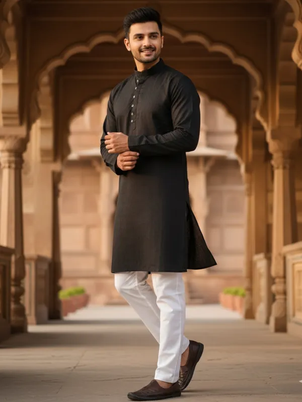 Men_Solid_Cotton_Kurta_Black