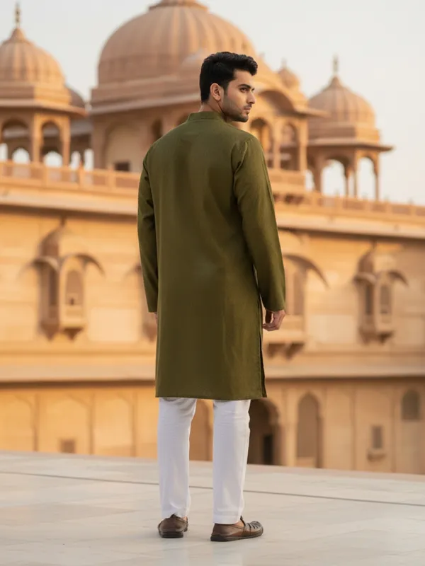 Men_Solid_Cotton_Kurta_Mehendi