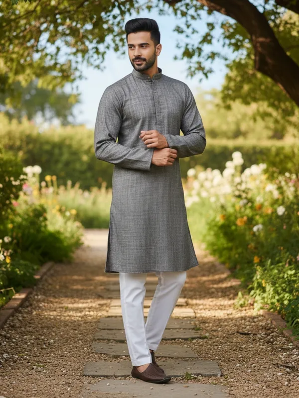Men_Solid_Cotton_Kurta_Light_Black