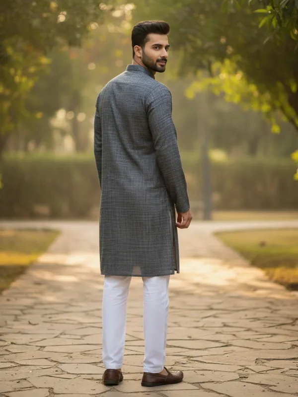 Men_Solid_Cotton_Kurta_Black