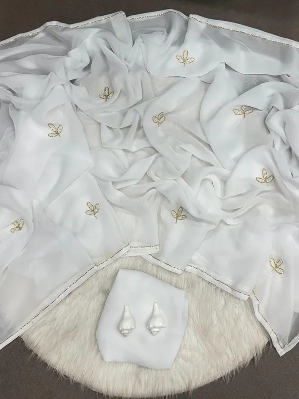 White_Leaf_Cut_Dana_silver_Saree_For_Women