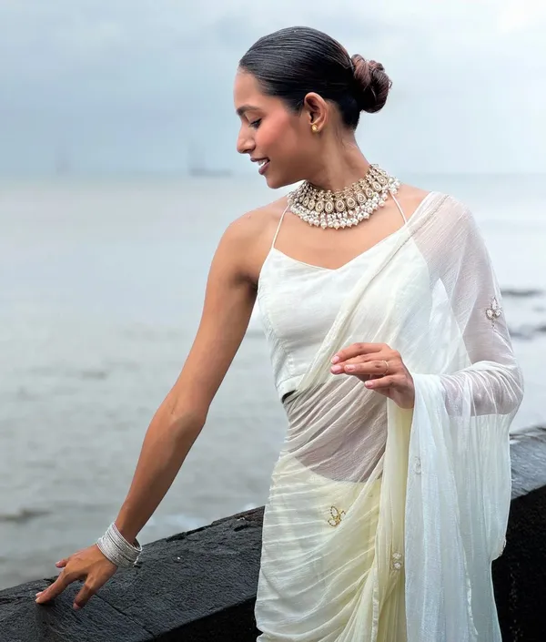 White_Leaf_Cut_Dana_silver_Saree_For_Women