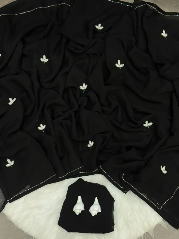 Black_Leaf_Cut_Dana_silver_Saree_For_Women