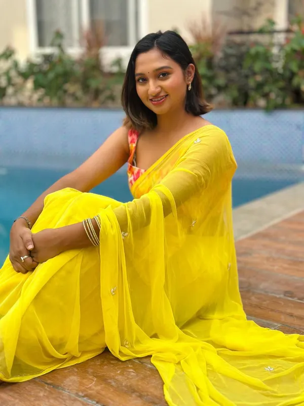 Yellow_Leaf_Cut_Dana_silver_Saree_For_Women