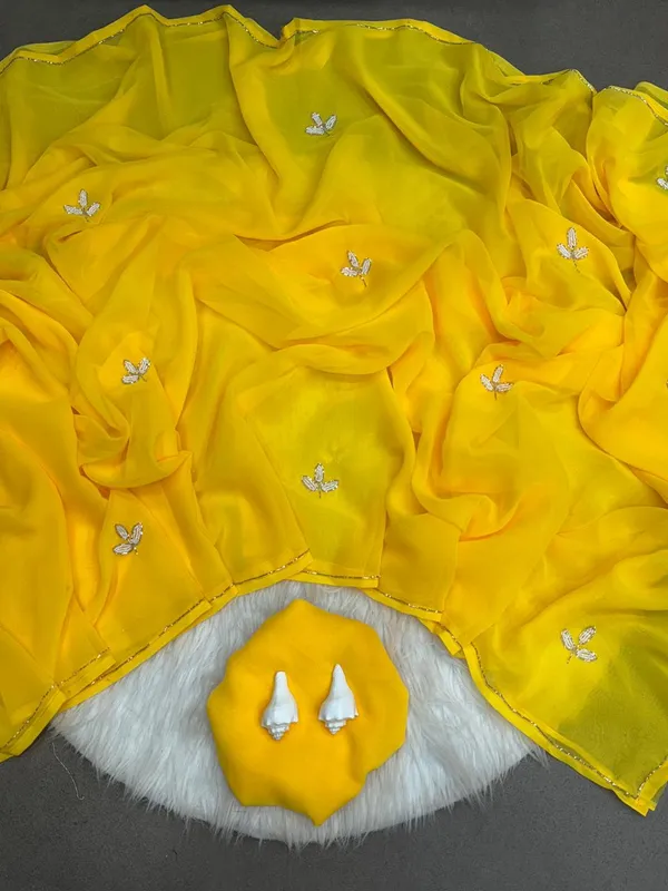 Yellow_Leaf_Cut_Dana_silver_Saree_For_Women