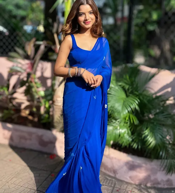 Blue_Leaf_Cut_Dana_silver_Saree_For_Women