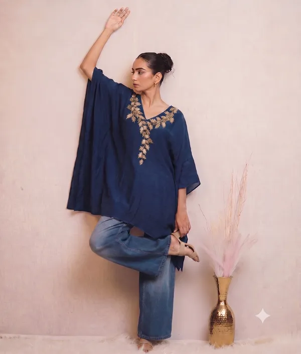 Regal_Navy_Kaftan_Tunic_with_Gold_Gilded_Embroidery