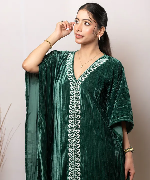 Emerald_Reverie_Velvet_Kaftan_Dress