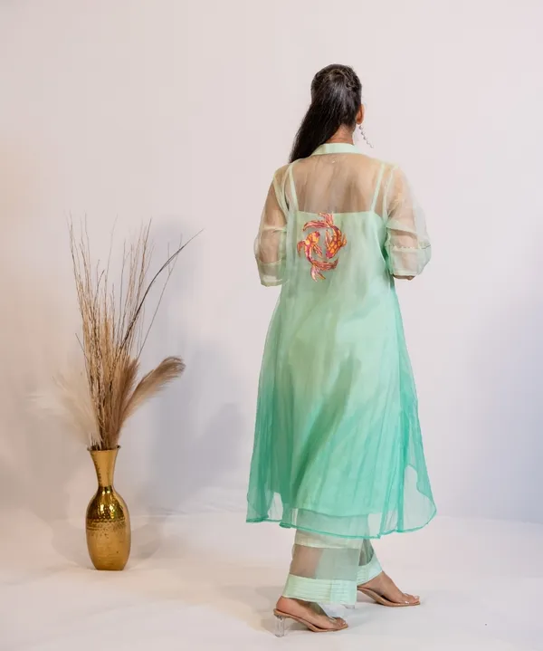 Teal_Hand-Painted_Ombre_Organza_Kurta_Set_With_Fish_Motifs_For_Women