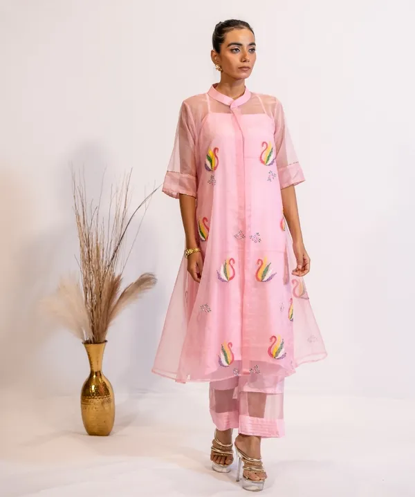 Pink_Hand-Painted_Blush_Organza_Kurta_Set_With_Swan_Motifs_For_Women