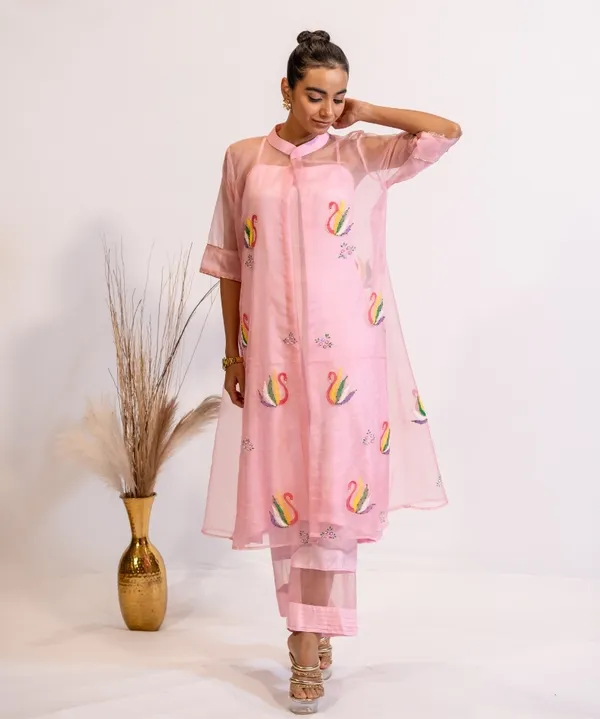 Pink_Hand-Painted_Blush_Organza_Kurta_Set_With_Swan_Motifs_For_Women