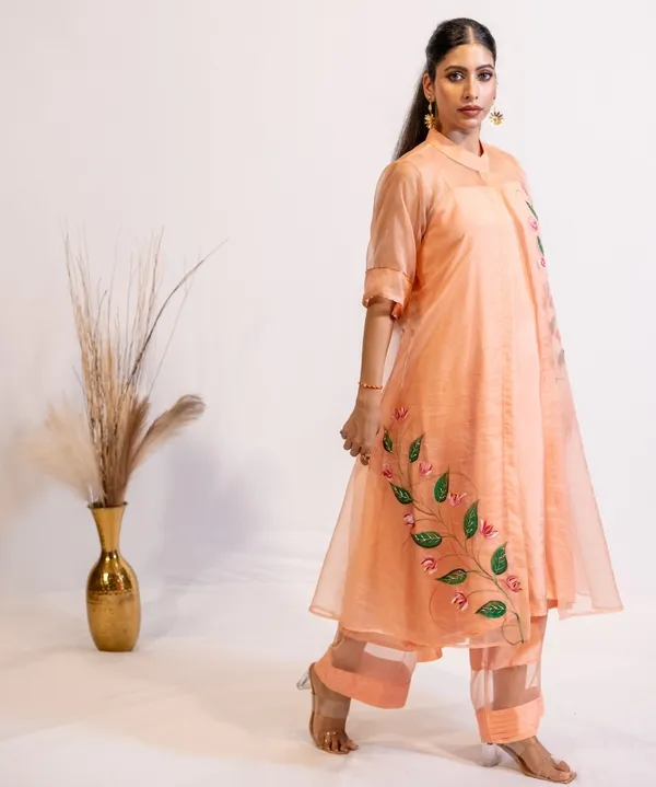 Peach_Hand-Painted_Organza_Kurta_Set_For_Women