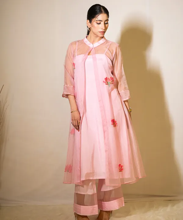 Hand-Painted_Rose_Pink_Organza_Kurta_Set_with_Lotus_Motifs