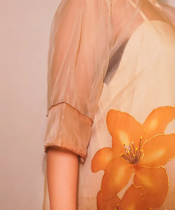 Apricot_Bloom_Hand-Painted_Organza_Kurta_Set