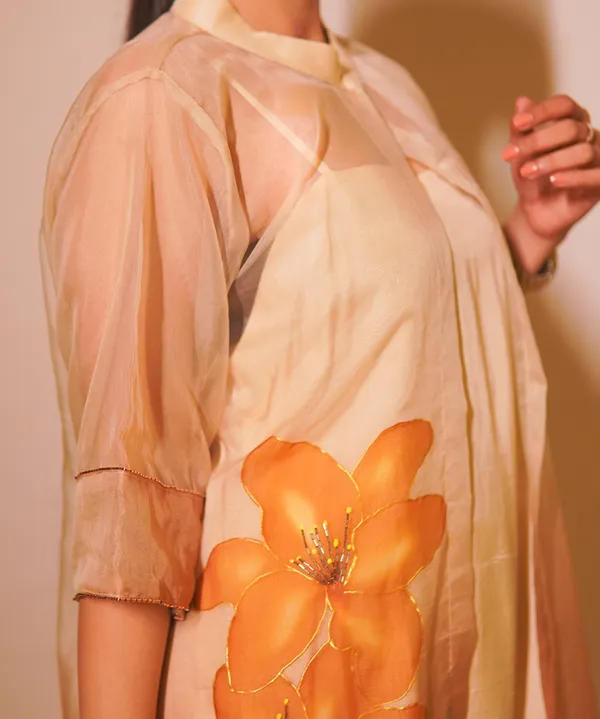 Apricot_Bloom_Hand-Painted_Organza_Kurta_Set