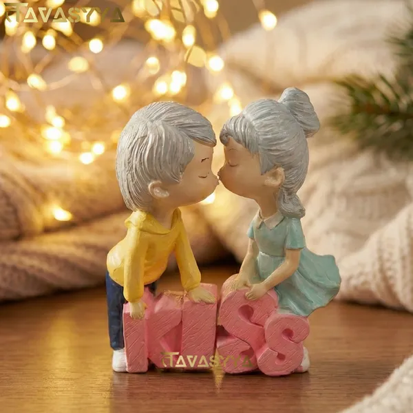 Tavasyya_Kissing_Couple_on_KISS_Base_Valentine's_Gift_|_Cute_Romantic_Couple_Statue_Showpiece_for_Girlfriend_Boyfriend_|_Valentine_Day_Him,_Love_Decorative_Home_Decor_|_Kiss_Day_Gift