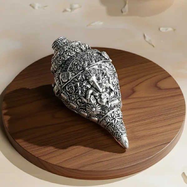 Tavasyya_Silver_Plated_Ganesh_Shankh,_Vastu_&_Feng_Shui_Decorative_Conch_for_Home_Temple,_Pooja_Room,_Office_&_Meditation,_Brings_Wealth,_Prosperity_&_Positivity,_Handcrafted_Spiritual_Gift_Showpiece