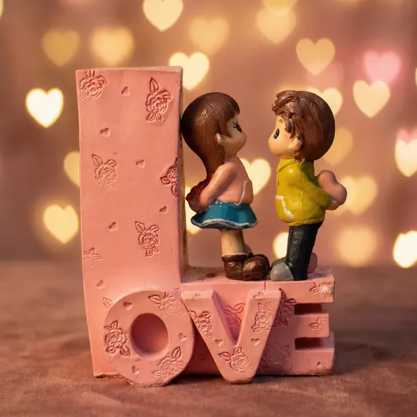 Tavasyya_Valentine_Gift_for_Girlfriend_&_Boyfriend_|_Cute_Couple_I_Love_You_Statue_with_LOVE_Letter_Base_|_Romantic_Decorative_Showpiece_for_Valentine�s_Day_Gift_for_Husband_Wife,_Home_&_Bedroom_D�cor
