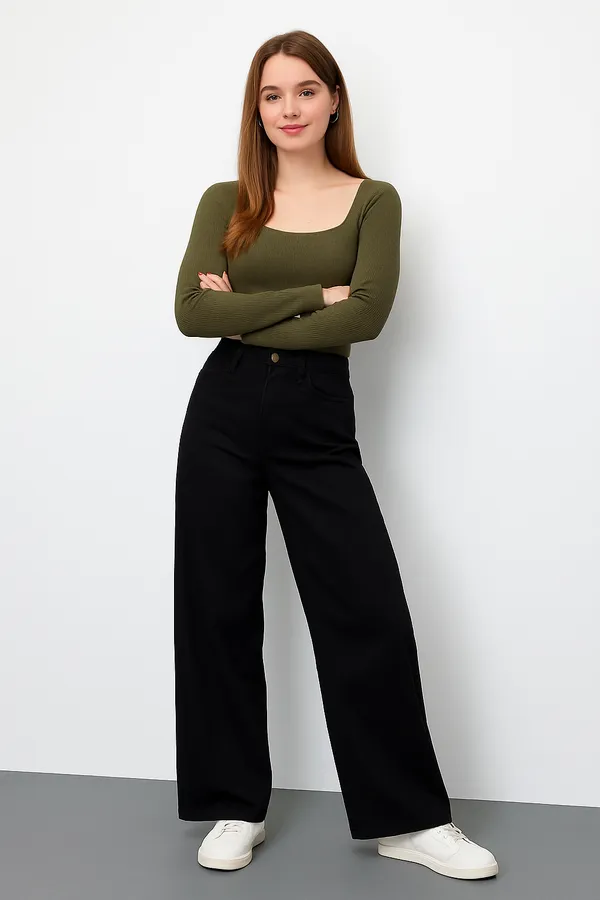 Black_Wide-Leg_Straight_Fit_Stretchable_Jeans