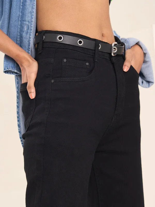 Black_Straight_Fit_Stretchable_Jeans