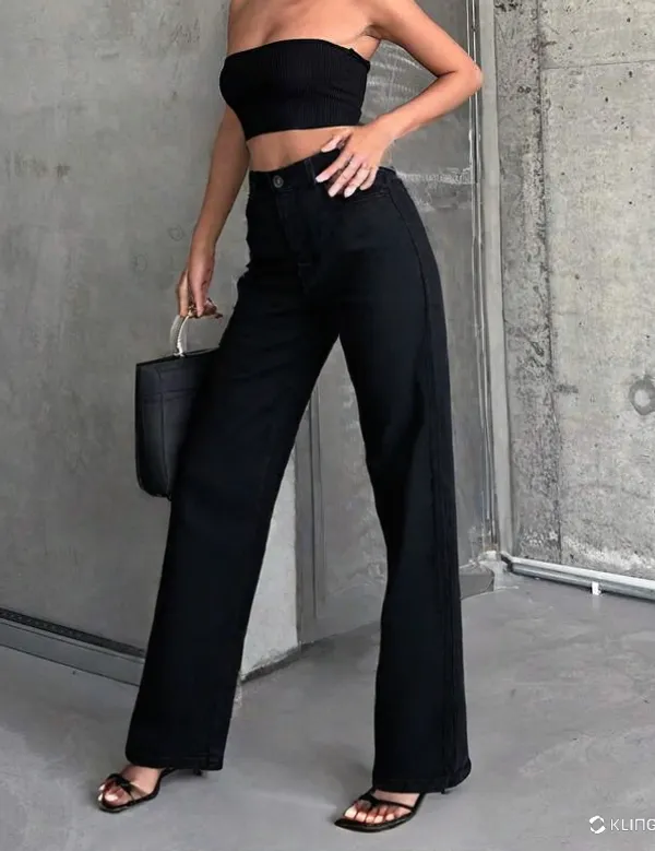 Black_Straight_Fit_Stretchable_Jeans