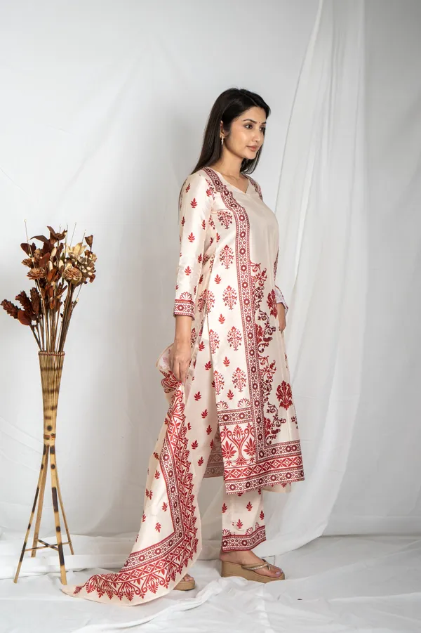 Off-White_&_Maroon_In_Premium_Fabric_Elegance_Festive_Kurta_Set_For_Women
