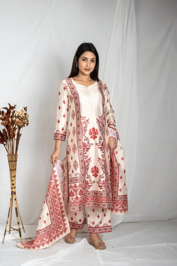Off-White_&_Maroon_In_Premium_Fabric_Elegance_Festive_Kurta_Set_For_Women