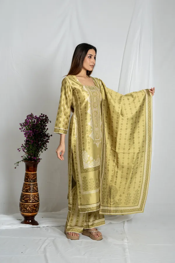 Olive_Green_Square_Neckline_Premium_Kurta_Set_For_Women